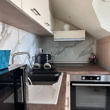 3 Bedroom Seaview Penthouse Apartament